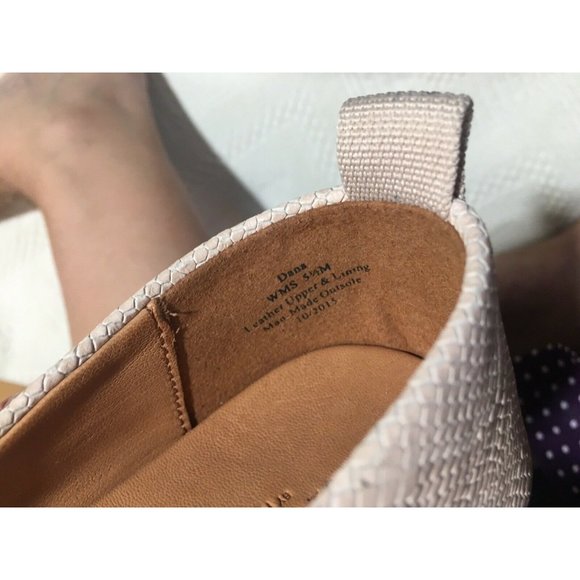 Gentle Souls Dana Nude Snake Embossed Leather Women's Slip On Flats Shoes 5.5 M - Picture 3 of 12